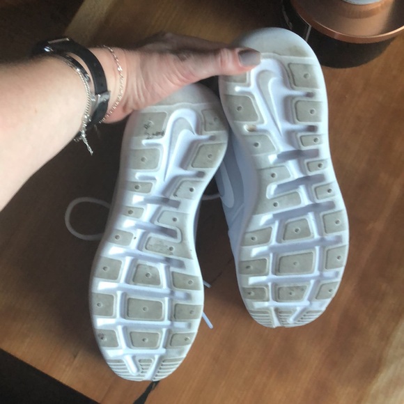 Nike shoes - Picture 5 of 6